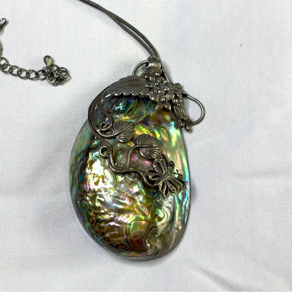 Vintage Sterling Silver 925 Iridescent Abalone Shell Pendant Necklace butterfly
